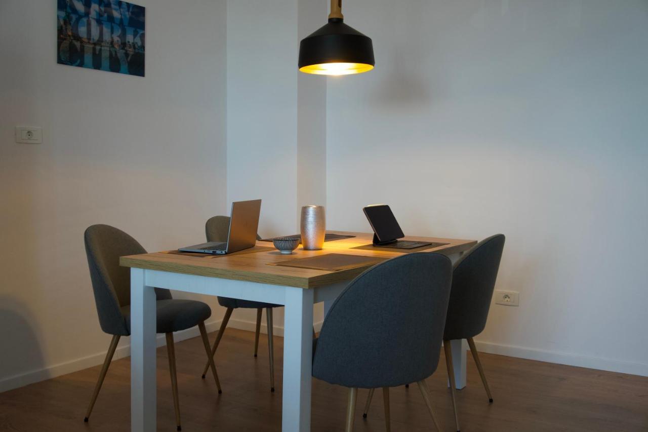 Chronos Apartment - Modern And Stylish Timisoara Bagian luar foto